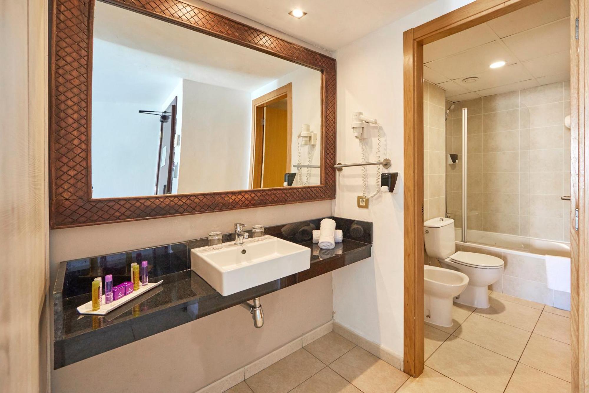 Fergus Style Bahamas (Adults Only) Hotell Platja d'en Bossa Eksteriør bilde